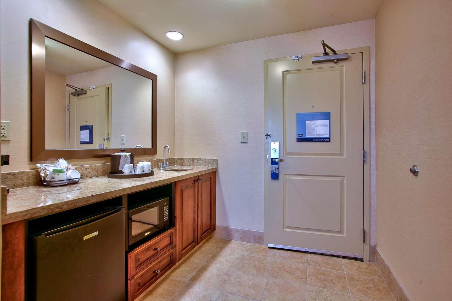Hampton Inn & Suites Scottsdale At Talking Stick Buitenkant foto